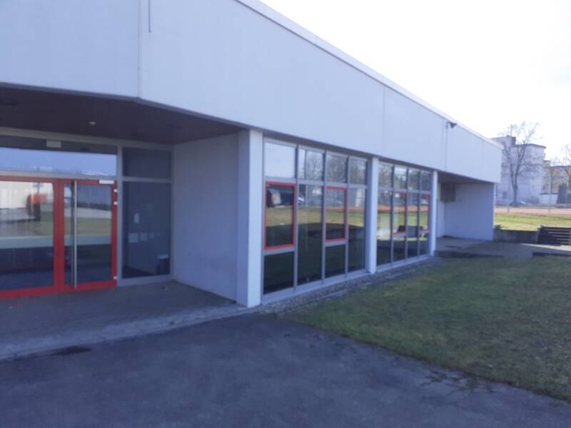 Eingang zur Cafeteria der Geschwister-Scholl-Realschule